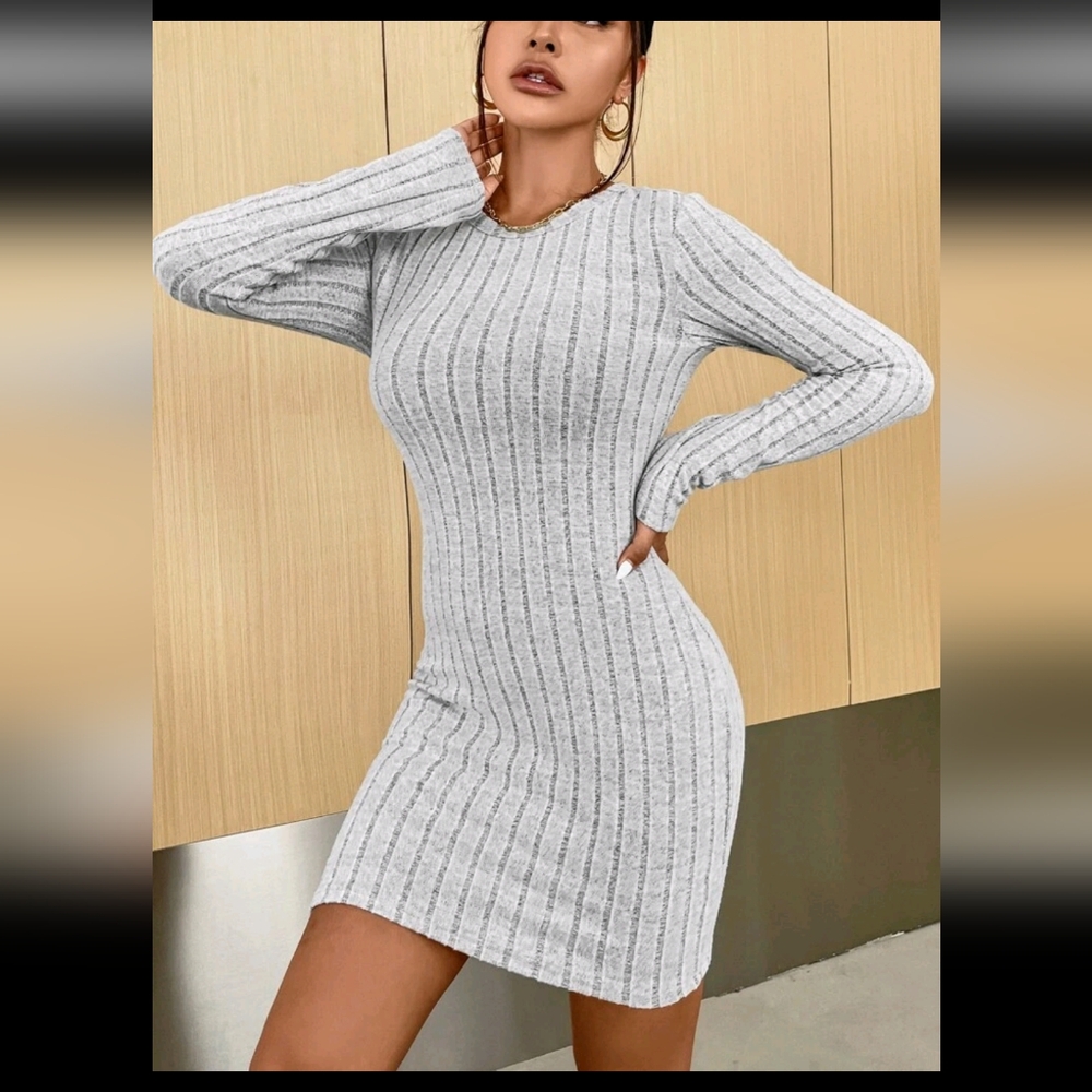 Elegant Gray Ribbed Knit Dress
